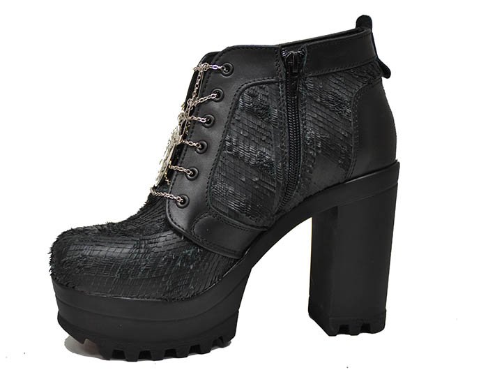 Victoria ankle boot
